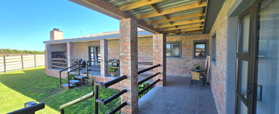 4 Bedroom Property for Sale in Kleinbaai Western Cape